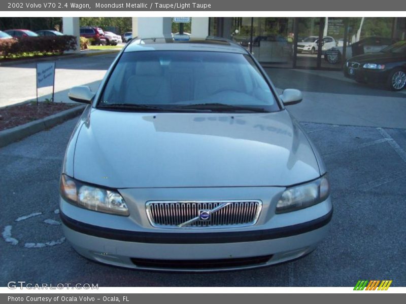 Moondust Metallic / Taupe/Light Taupe 2002 Volvo V70 2.4 Wagon