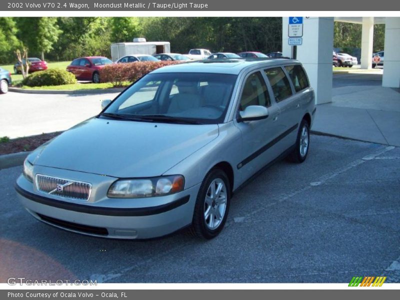 Moondust Metallic / Taupe/Light Taupe 2002 Volvo V70 2.4 Wagon