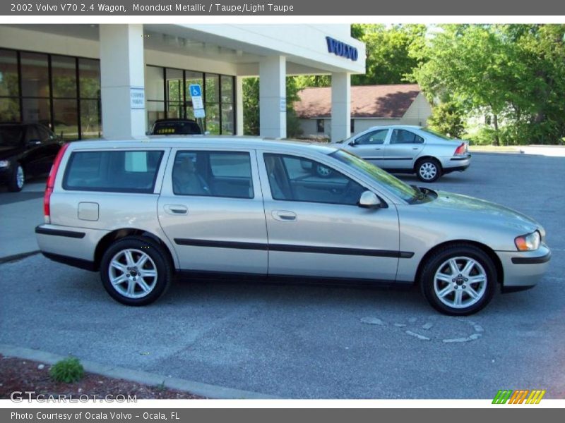 Moondust Metallic / Taupe/Light Taupe 2002 Volvo V70 2.4 Wagon