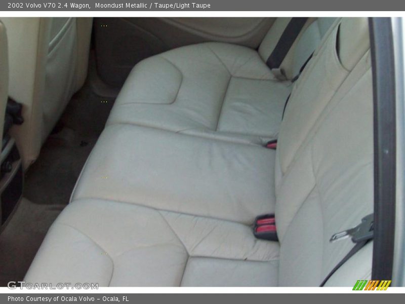 Moondust Metallic / Taupe/Light Taupe 2002 Volvo V70 2.4 Wagon