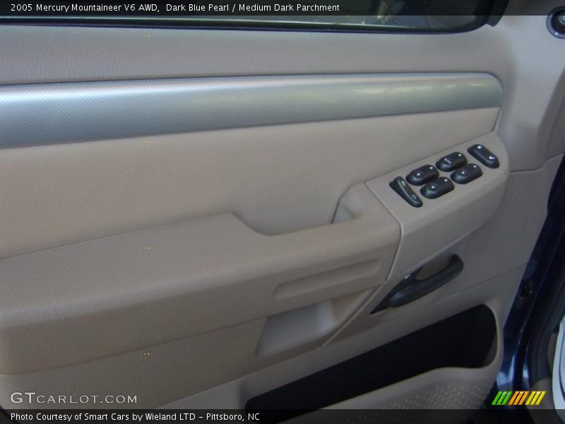 Dark Blue Pearl / Medium Dark Parchment 2005 Mercury Mountaineer V6 AWD