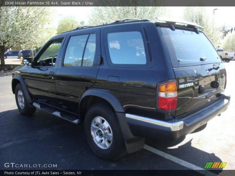 Super Black / Gray 1998 Nissan Pathfinder SE 4x4
