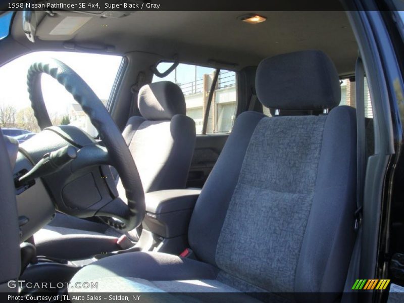Super Black / Gray 1998 Nissan Pathfinder SE 4x4