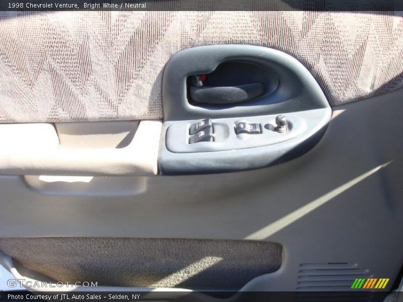 Bright White / Neutral 1998 Chevrolet Venture