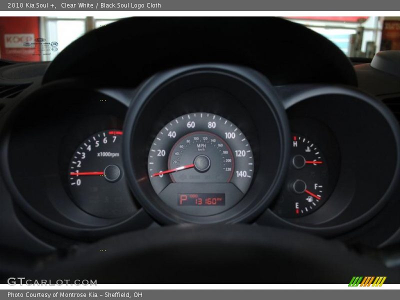 Clear White / Black Soul Logo Cloth 2010 Kia Soul +