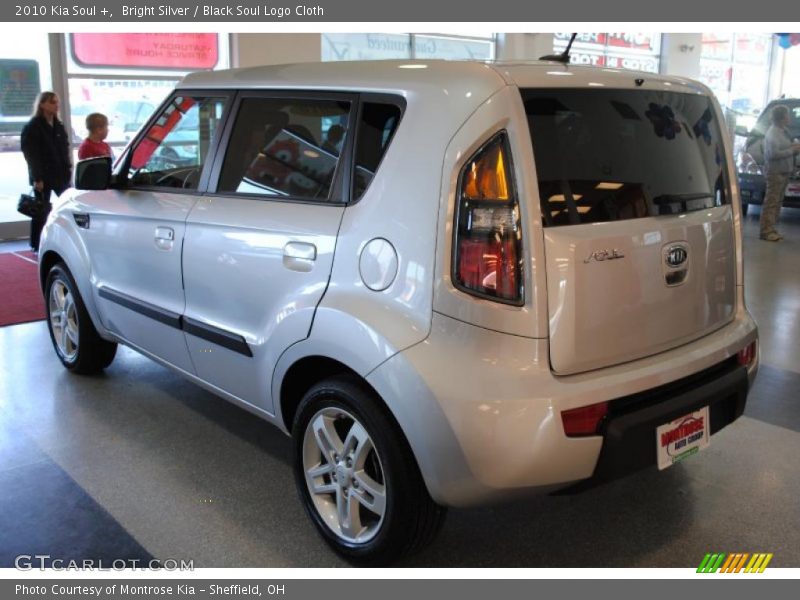 Bright Silver / Black Soul Logo Cloth 2010 Kia Soul +