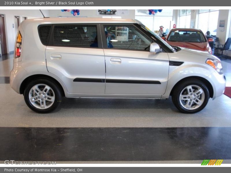 Bright Silver / Black Soul Logo Cloth 2010 Kia Soul +