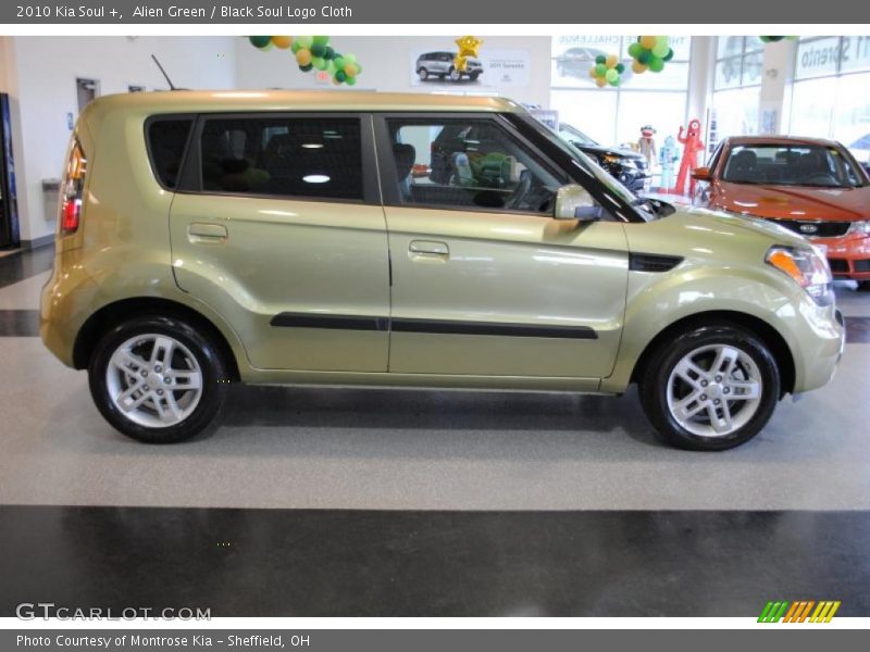 Alien Green / Black Soul Logo Cloth 2010 Kia Soul +