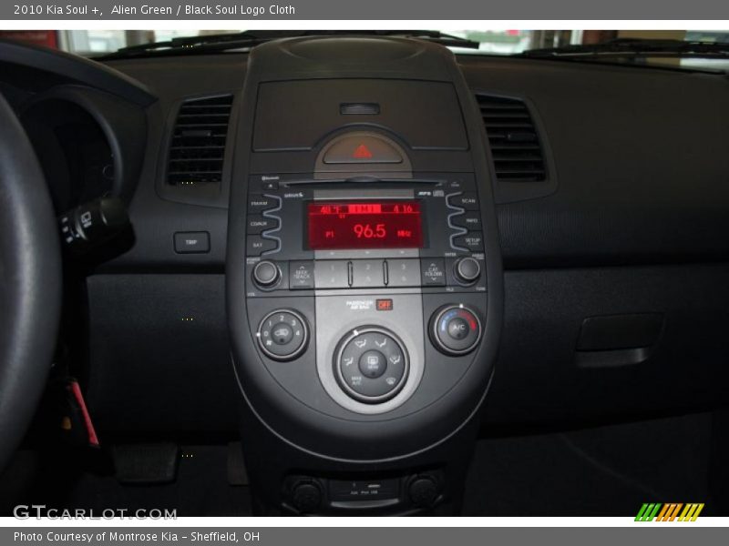 Alien Green / Black Soul Logo Cloth 2010 Kia Soul +