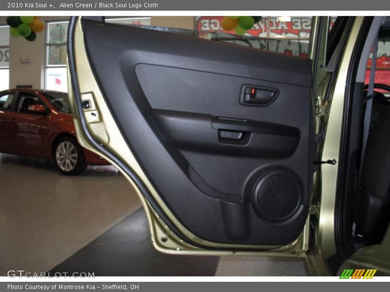 Alien Green / Black Soul Logo Cloth 2010 Kia Soul +