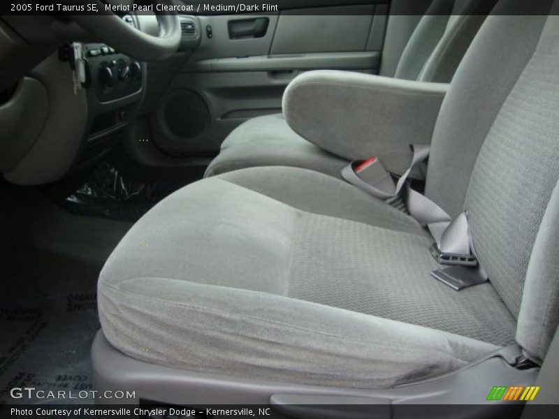 Merlot Pearl Clearcoat / Medium/Dark Flint 2005 Ford Taurus SE