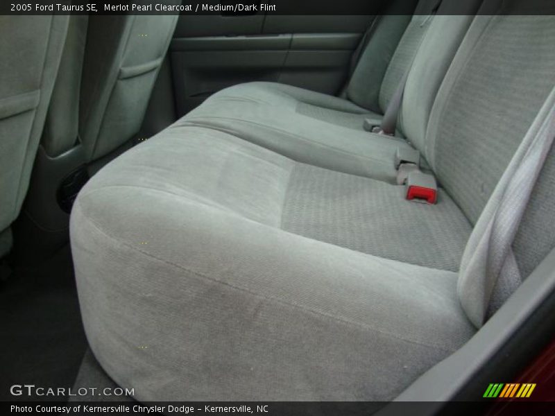 Merlot Pearl Clearcoat / Medium/Dark Flint 2005 Ford Taurus SE