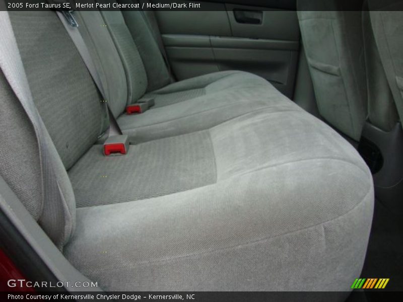 Merlot Pearl Clearcoat / Medium/Dark Flint 2005 Ford Taurus SE