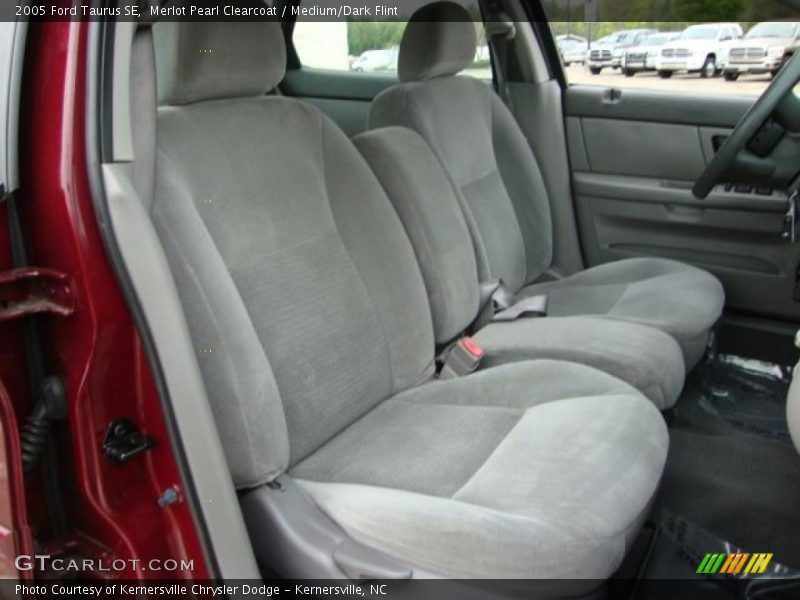 Merlot Pearl Clearcoat / Medium/Dark Flint 2005 Ford Taurus SE