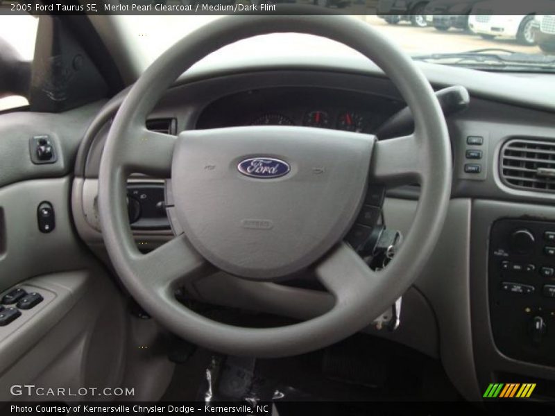 Merlot Pearl Clearcoat / Medium/Dark Flint 2005 Ford Taurus SE