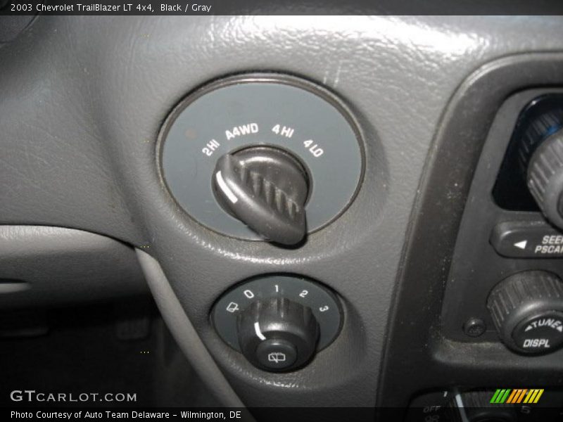 Black / Gray 2003 Chevrolet TrailBlazer LT 4x4