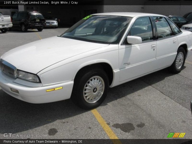 Bright White / Gray 1995 Buick Regal Limited Sedan