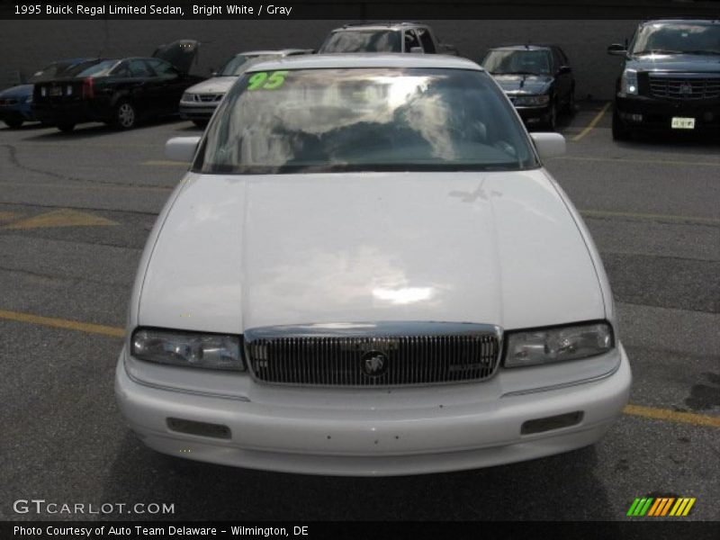 Bright White / Gray 1995 Buick Regal Limited Sedan