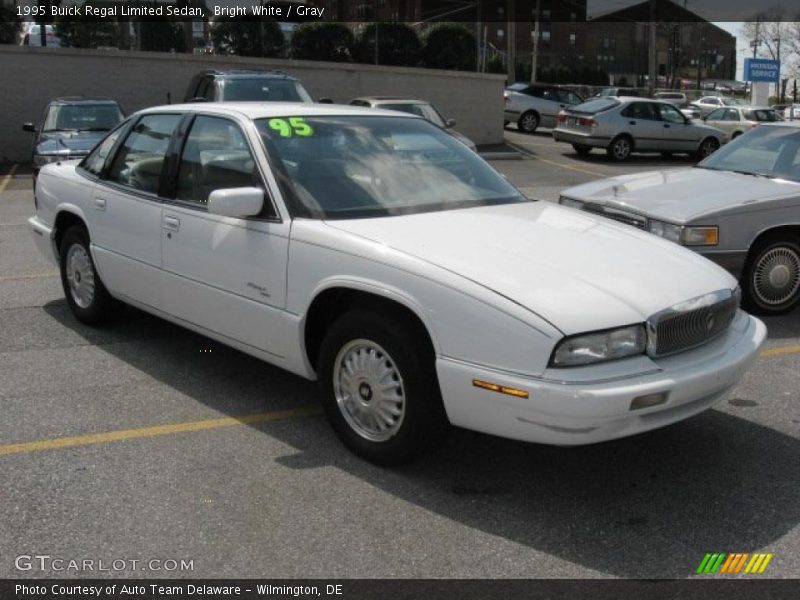 Bright White / Gray 1995 Buick Regal Limited Sedan
