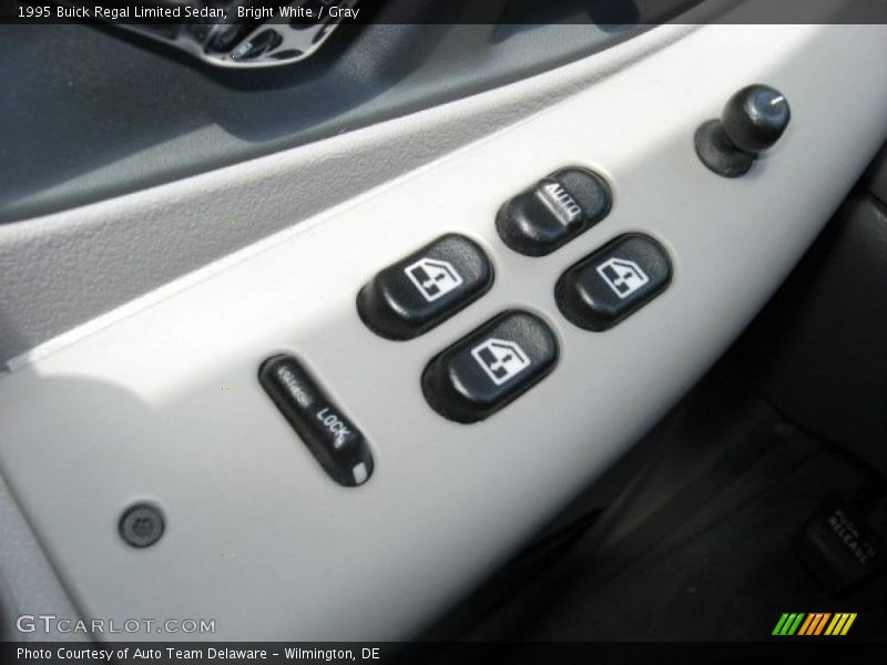 Bright White / Gray 1995 Buick Regal Limited Sedan