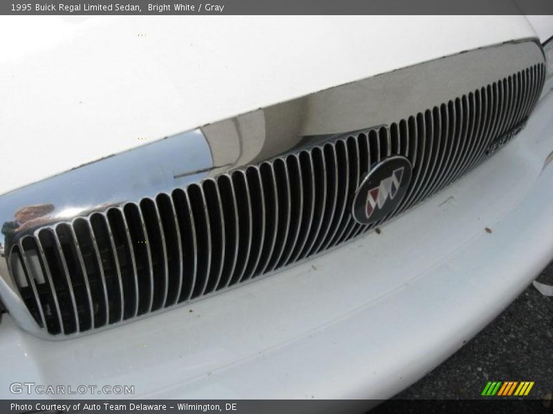 Bright White / Gray 1995 Buick Regal Limited Sedan