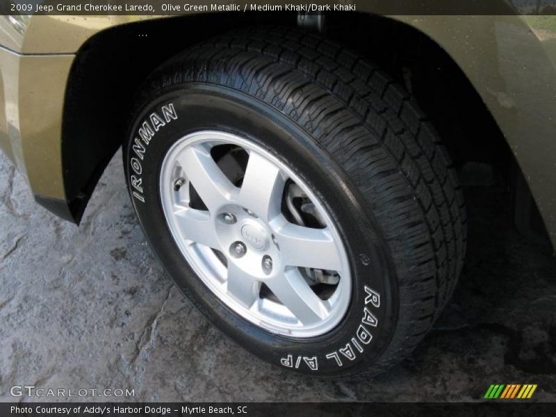 Olive Green Metallic / Medium Khaki/Dark Khaki 2009 Jeep Grand Cherokee Laredo