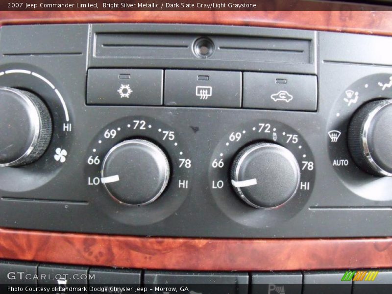 Bright Silver Metallic / Dark Slate Gray/Light Graystone 2007 Jeep Commander Limited