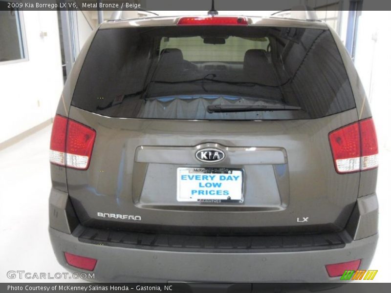 Metal Bronze / Beige 2009 Kia Borrego LX V6