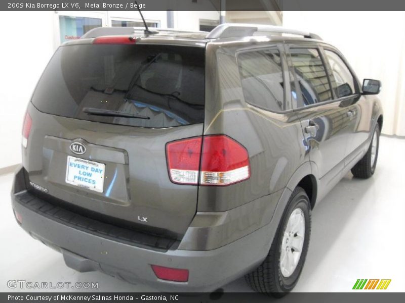 Metal Bronze / Beige 2009 Kia Borrego LX V6
