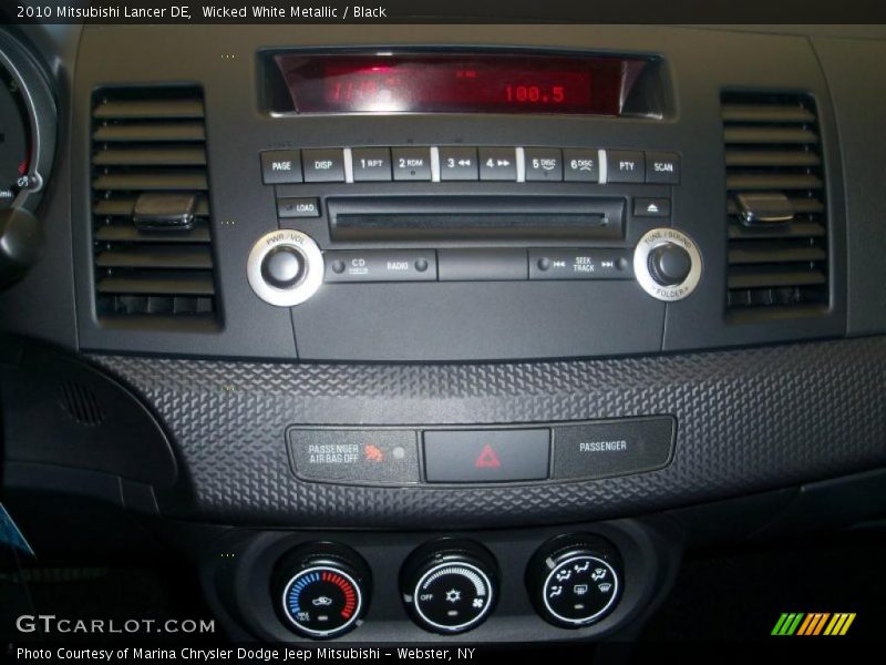 Wicked White Metallic / Black 2010 Mitsubishi Lancer DE