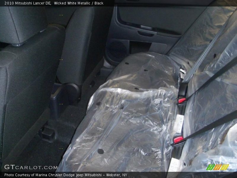 Wicked White Metallic / Black 2010 Mitsubishi Lancer DE