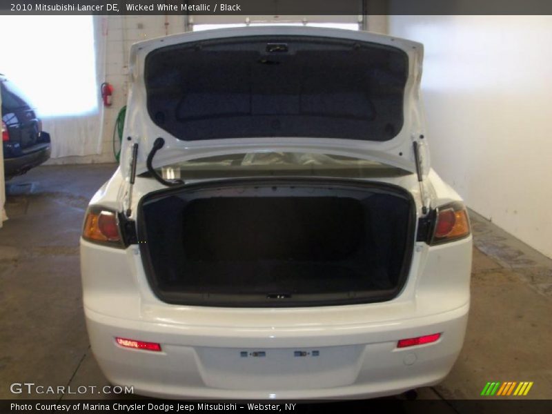 Wicked White Metallic / Black 2010 Mitsubishi Lancer DE