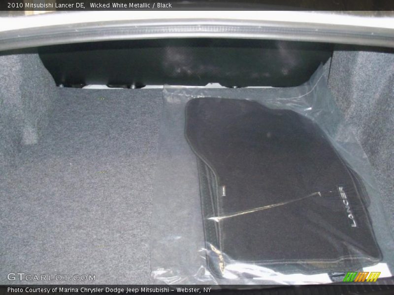 Wicked White Metallic / Black 2010 Mitsubishi Lancer DE