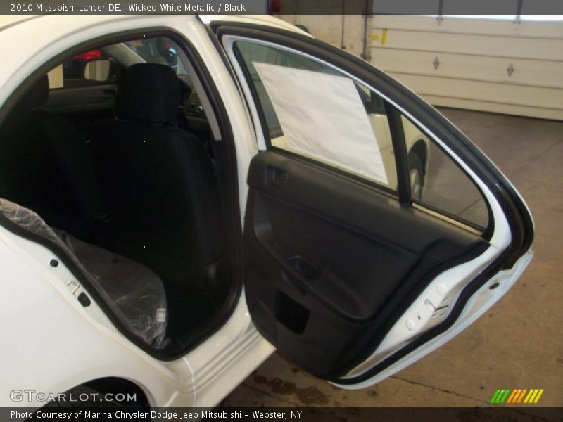 Wicked White Metallic / Black 2010 Mitsubishi Lancer DE