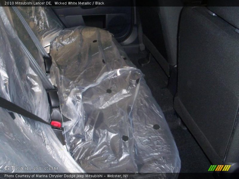Wicked White Metallic / Black 2010 Mitsubishi Lancer DE