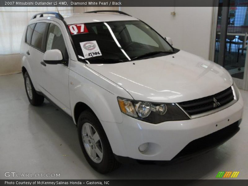 Diamond White Pearl / Black 2007 Mitsubishi Outlander LS 4WD