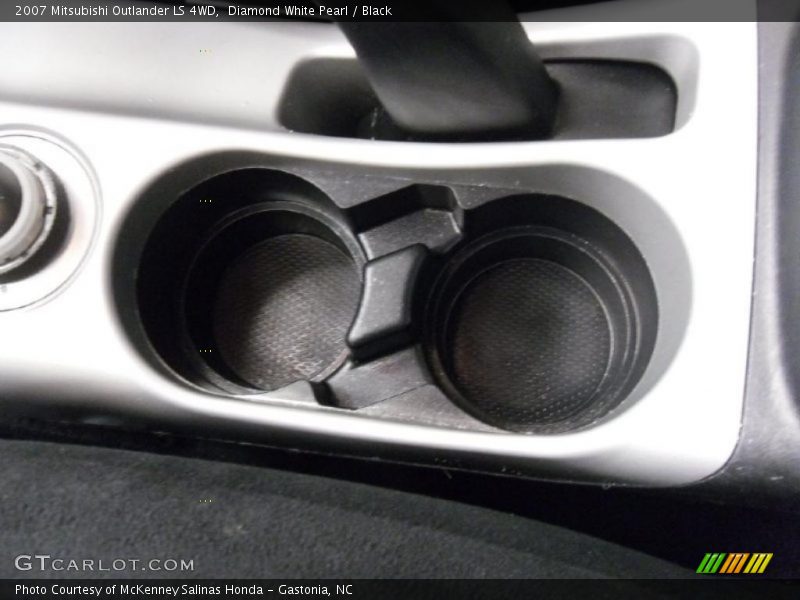 Diamond White Pearl / Black 2007 Mitsubishi Outlander LS 4WD