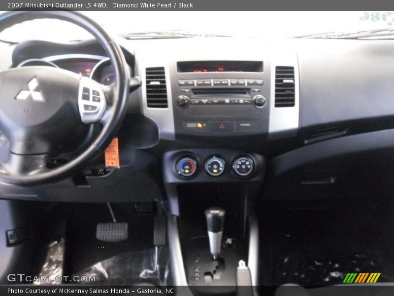Diamond White Pearl / Black 2007 Mitsubishi Outlander LS 4WD