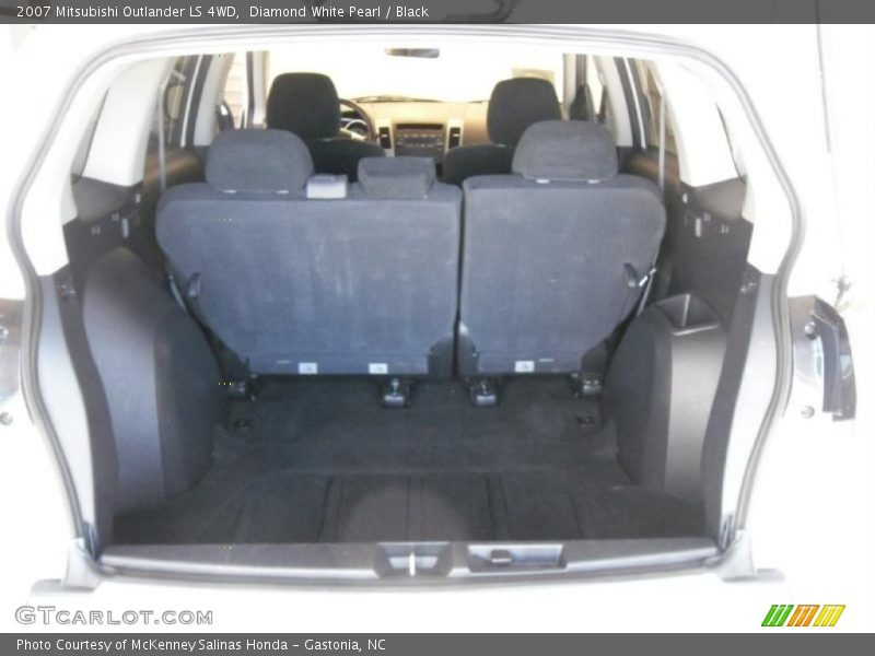 Diamond White Pearl / Black 2007 Mitsubishi Outlander LS 4WD