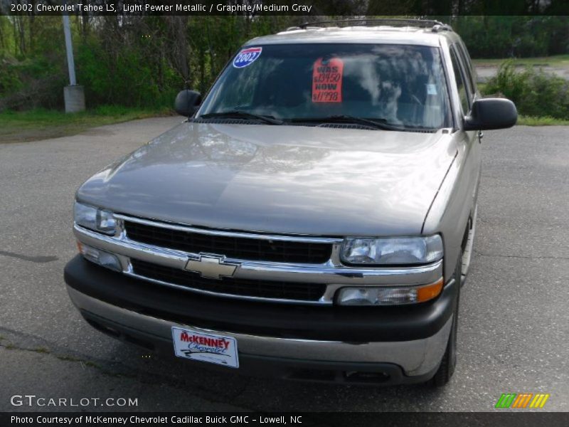 Light Pewter Metallic / Graphite/Medium Gray 2002 Chevrolet Tahoe LS