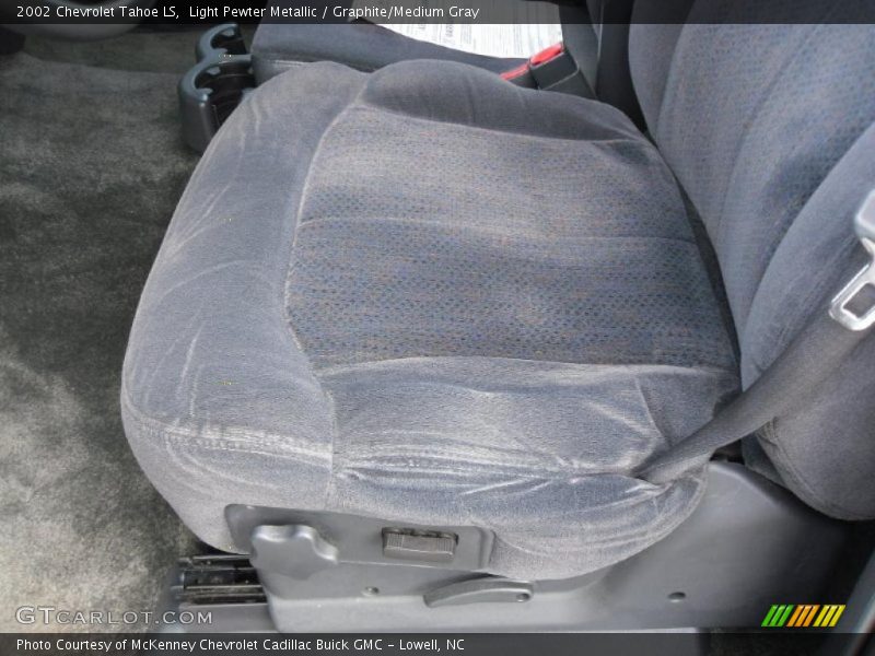 Light Pewter Metallic / Graphite/Medium Gray 2002 Chevrolet Tahoe LS