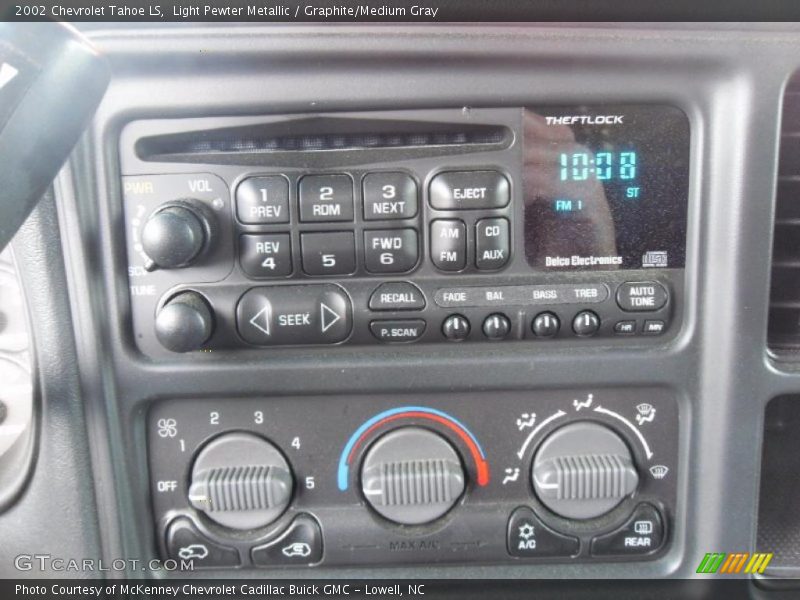 Light Pewter Metallic / Graphite/Medium Gray 2002 Chevrolet Tahoe LS