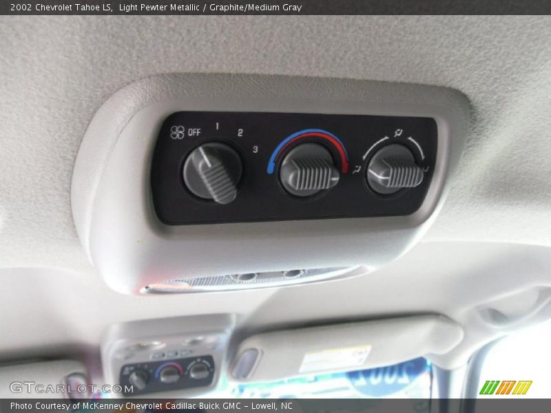Light Pewter Metallic / Graphite/Medium Gray 2002 Chevrolet Tahoe LS