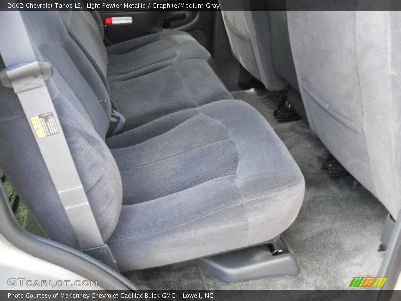 Light Pewter Metallic / Graphite/Medium Gray 2002 Chevrolet Tahoe LS