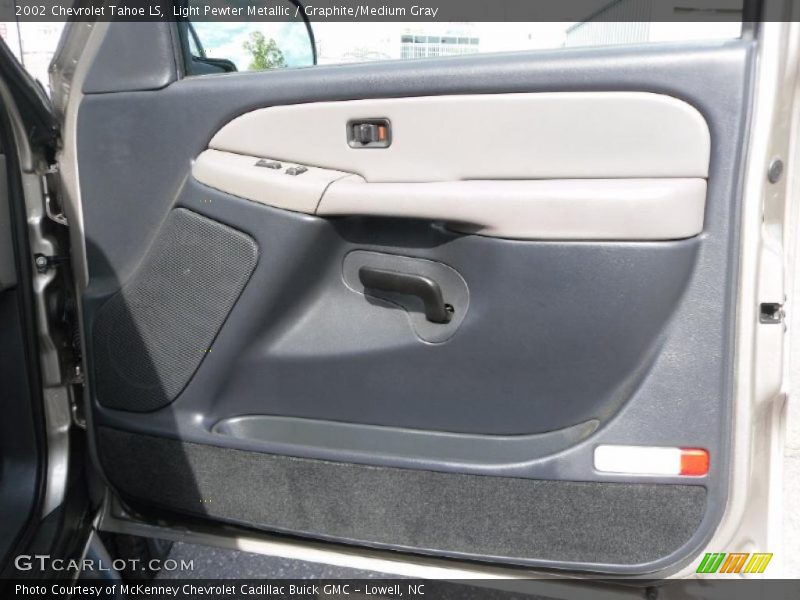 Light Pewter Metallic / Graphite/Medium Gray 2002 Chevrolet Tahoe LS