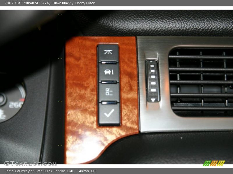 Onyx Black / Ebony Black 2007 GMC Yukon SLT 4x4