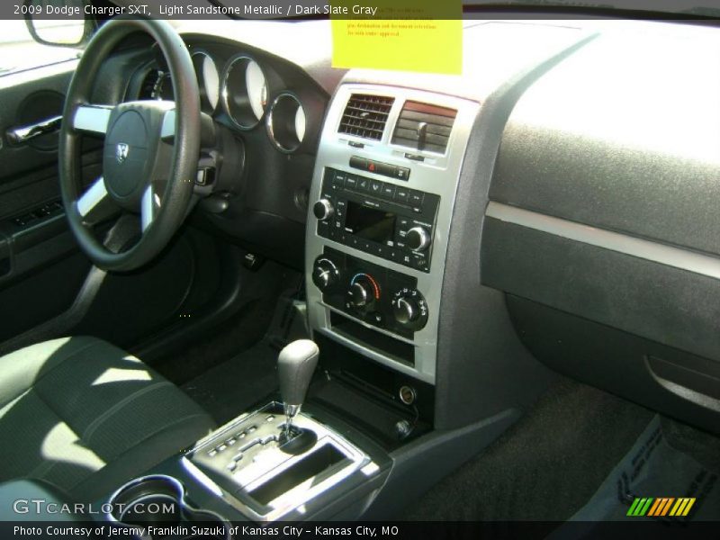 Light Sandstone Metallic / Dark Slate Gray 2009 Dodge Charger SXT