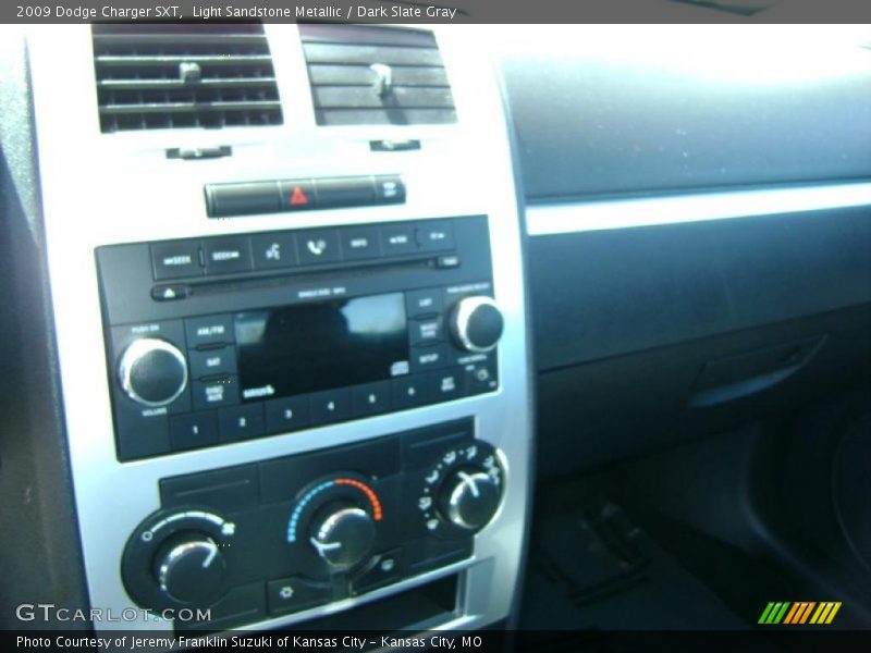 Light Sandstone Metallic / Dark Slate Gray 2009 Dodge Charger SXT
