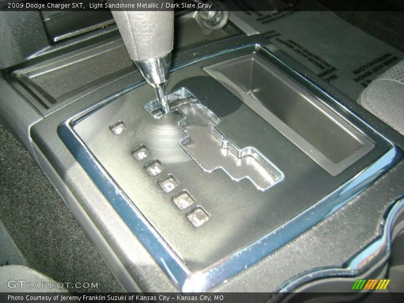 Light Sandstone Metallic / Dark Slate Gray 2009 Dodge Charger SXT