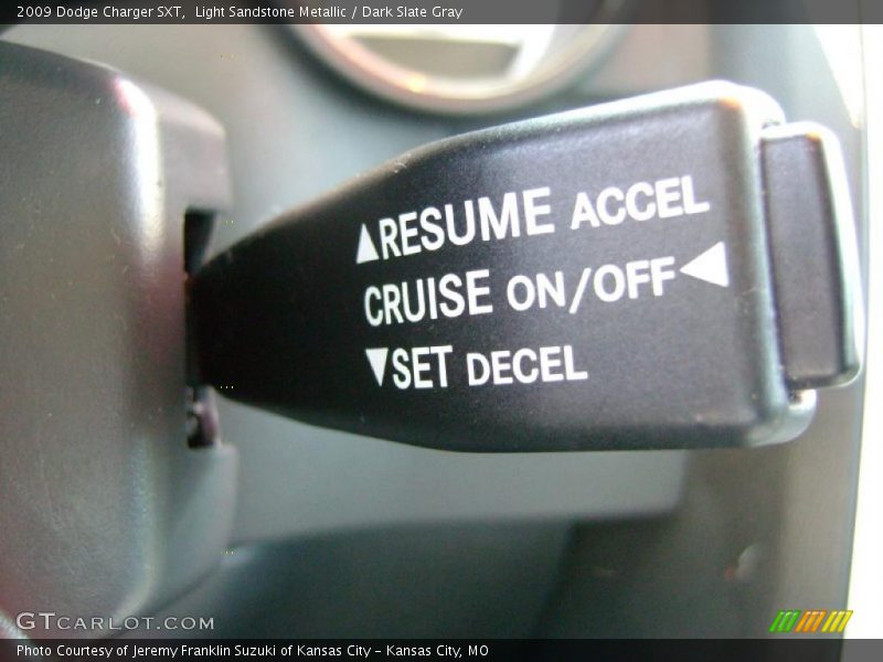 Light Sandstone Metallic / Dark Slate Gray 2009 Dodge Charger SXT